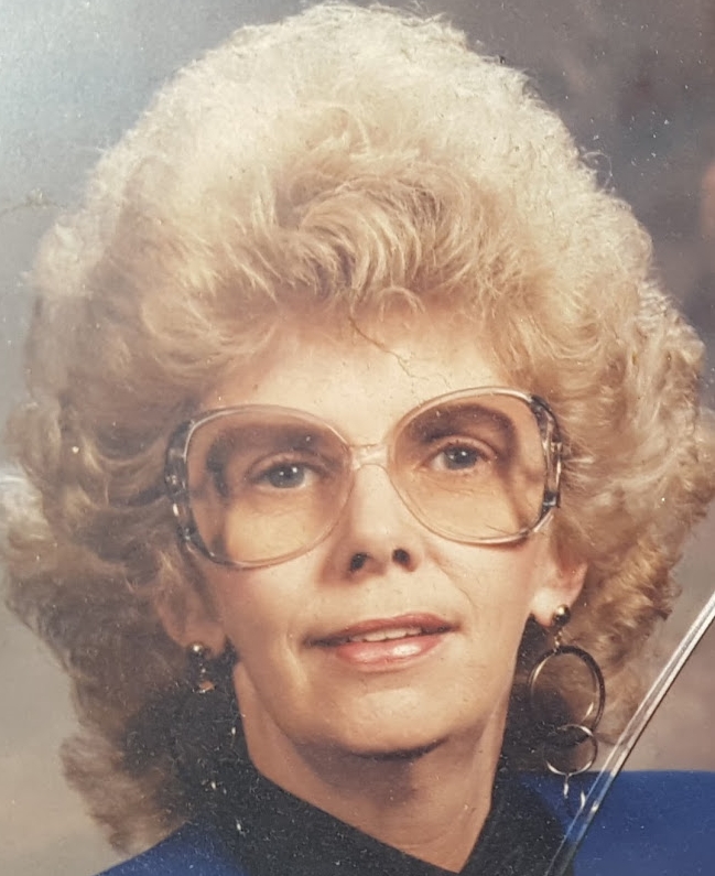 Carolyn Lee Geniesse